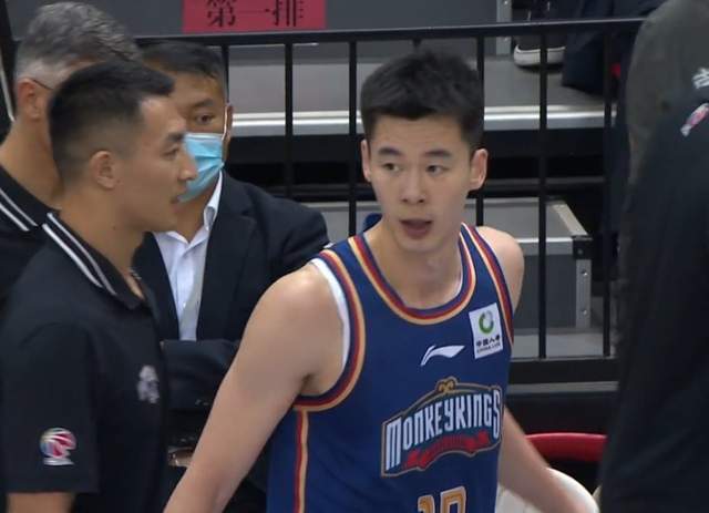 开云体育-山东大汉留憾,本土得分王,一个奖也没捞到,合同到期,回山东吧
